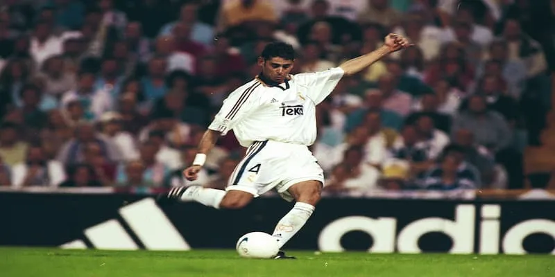 Đội Hình Huyền Thoại Real Madrid Trong Lịch Sử 113 Năm 3 Trung vệ toàn diện nhất mọi thời đại - Fernando Hierro
